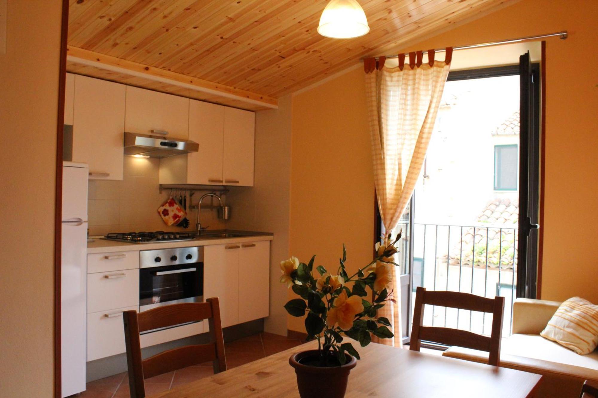 Gaia Holidays Apartments เชฟาลู ห้อง รูปภาพ