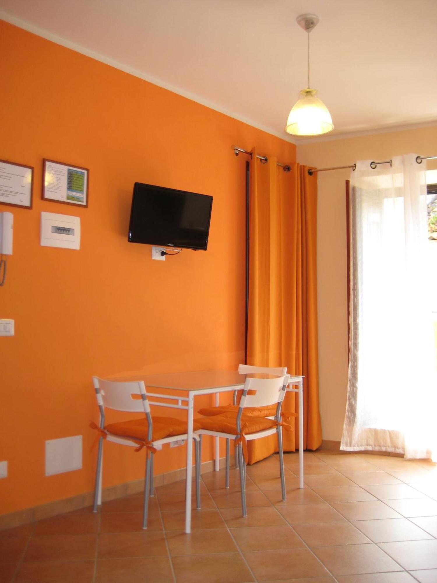 Gaia Holidays Apartments เชฟาลู ห้อง รูปภาพ